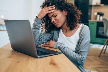 Here's Why Foot Locker Stock Plunged 27% Last Month: https://g.foolcdn.com/editorial/images/746604/frustrated-investor-closes-eyes-in-front-of-computer.jpg