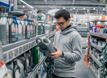 2 Dividend Stocks to Double Up on Right Now: https://g.foolcdn.com/editorial/images/770951/man-shopping-in-car-parts-store-gettyimages-879351200.jpg