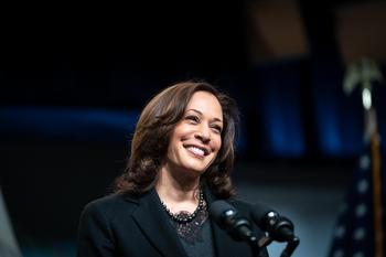 Was Warren Buffett's Big Sale of Apple Stock a Bet on Kamala Harris Beating Donald Trump?: https://g.foolcdn.com/editorial/images/788620/kamala-harris-dark-background-official-white-house-photo-by-lawrence-jackson.jpg