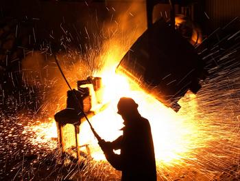 This Dividend Aristocrat Has Big Expectations for 2022. Can It Live Up to Them?: https://g.foolcdn.com/editorial/images/693527/22_02_07-steel-mill-with-sparks-flying-and-person-in-the-foreground-_gettyimages-177541735.jpg