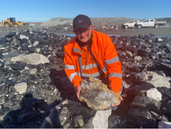 Karora Discovers New High-Grade Coarse Gold Occurrence at Beta Hunt Below Father’s Day Vein and Announces the Appointment of Bevan Jones to the Position of COO Australia: https://www.irw-press.at/prcom/images/messages/2022/67127/18082022_En_Karora.001.png