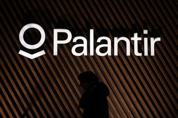 3 Reasons to Buy Palantir Stock (and 1 Reason to Avoid It): https://g.foolcdn.com/editorial/images/779678/image-of-a-person-walking-in-front-of-a-palantir-logo.jpg
