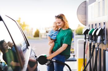 3 Dividend Stocks to Buy Hand Over Fist: https://g.foolcdn.com/editorial/images/742128/gettyimages-870068620.jpg