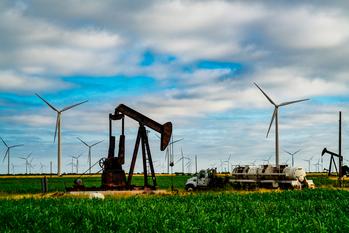 2 Energy Stocks That Are Screaming Buys in October: https://g.foolcdn.com/editorial/images/749589/22_03_21-an-oil-well-with-clean-energy-wind-turbines-in-the-background-_gettyimages-1263933136.jpg