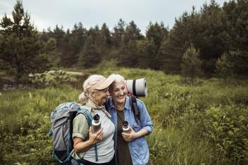 How Much More Social Security Do the Richest Retirees Get Compared to the Average American?: https://g.foolcdn.com/editorial/images/761000/retired-couple.jpg