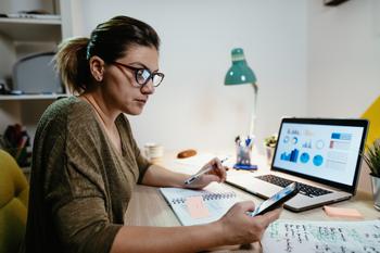 Better Dividend Stock: Clorox vs. Coca-Cola: https://g.foolcdn.com/editorial/images/740450/dividend-stocks-woman.jpg