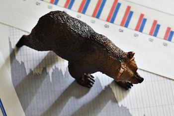 For Only the Third Time in 75 Years, a Prominent Economic Indicator Is Making History. Unfortunately, It's for All the Wrong Reasons.: https://g.foolcdn.com/editorial/images/746409/bear-market-stock-chart-quarter-report-financial-metrics-invest-getty.jpg