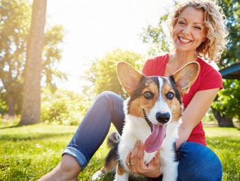 1 Green Flag for Chewy Stock in 2023: https://g.foolcdn.com/editorial/images/731707/happy-person-with-dog-pet.jpg