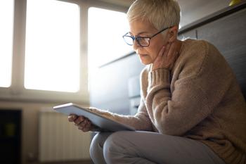 Why AGNC Is One Stock I'd Avoid in 2023: https://g.foolcdn.com/editorial/images/718443/senior-woman-holding-tablet.jpg