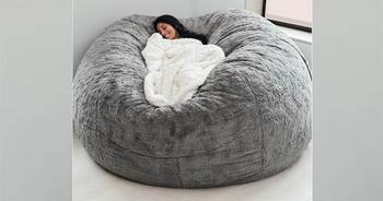 Buy Lovesac, Sell Wayfair?: https://g.foolcdn.com/editorial/images/735485/lovesac.jpg