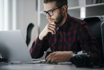 A Very Big Change Is Coming to Social Security in 2024 -- and It Will Impact You Even if You Aren't Getting Benefits: https://g.foolcdn.com/editorial/images/758631/man-30s-at-desk-serious-gettyimages-611904222.jpg