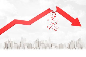 Truth Social Is on Fire, But Will the Hot Streak Last?: https://g.foolcdn.com/editorial/images/770748/broken-growth-chart.jpg