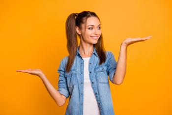 Is It Too Late to Buy Chipotle Mexican Grill Stock?: https://g.foolcdn.com/editorial/images/787206/24_07_01-a-person-with-their-hands-out-as-if-weighing-their-options-_mf-dload-gettyimages-1125894475-1199x800-cfc1e94.jpg