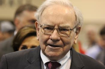 Warren Buffett Holds $175 Billion of His Portfolio in 2 Stocks That Could Rise 13% and 29% According to a Pair of Wall Street Analysts: https://g.foolcdn.com/editorial/images/780752/tmf-warren-buffett-4-tmf-may-2014.jpg