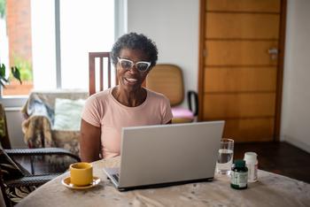 Social Security at 65: 2 Pros and Cons: https://g.foolcdn.com/editorial/images/771191/older-woman-laptop-gettyimages-1436276188.jpg
