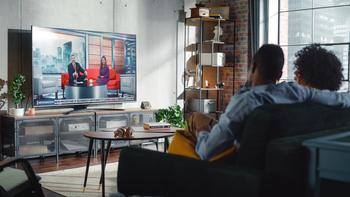 Why Nexstar Media Stock Rose 15.2% This Week: https://g.foolcdn.com/editorial/images/747844/couple-on-couch-watching-news-on-tv.jpg