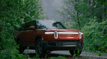 Is Rivian the Best Electric Vehicle (EV) Stock for You?: https://g.foolcdn.com/editorial/images/778825/rivian-red-r1s.png