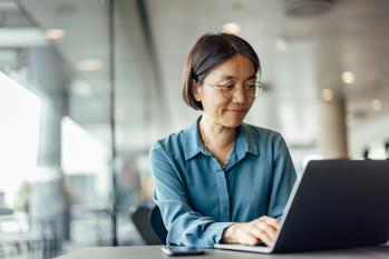 Pensions Are Disappearing -- But This May Be the Next Best Thing: https://g.foolcdn.com/editorial/images/751984/getty-semi-serious-person-at-laptop.jpg