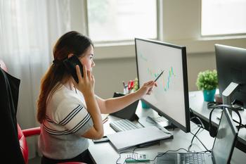 2 High-Yield Dividend Stocks That Are Screaming Buys in June: https://g.foolcdn.com/editorial/images/779112/a-person-looking-at-a-stock-market-chart-on-a-computer-screen.jpg