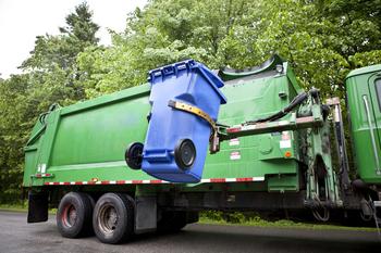 1 of the Smartest Dividend Stocks to Buy With $1,000 in 2023: https://g.foolcdn.com/editorial/images/716291/recycling-truck-handling-a-recycling-bin.jpg