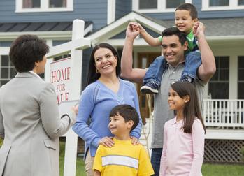 History Says The Nasdaq-100 Could Be on the Cusp of a 6-Year Win Streak. Here's 1 Stock to Buy Right Now: https://g.foolcdn.com/editorial/images/756949/a-family-outside-their-new-home-speaking-to-their-broker.jpg