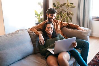 2 Spectacular Growth Stocks You Can Buy in September With No Hesitation: https://g.foolcdn.com/editorial/images/745558/couple-smiling-laptop.jpg