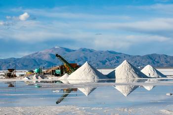 Lithium Stocks: Albemarle vs. SQM -- Whose Lithium Business Did Best in Q2?: https://g.foolcdn.com/editorial/images/745128/best-lithium-stocks-alb-stock-vs-sqm-stock-q2-earnings.jpg