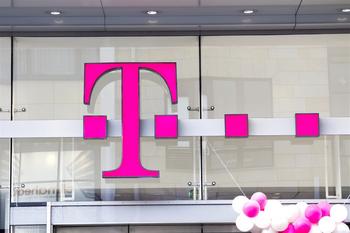 T-Mobile Stock Poised to Outperform Peers with Stellar Quarter: https://www.marketbeat.com/logos/articles/med_20240801133342_t-mobile-stock-poised-to-outperform-peers-with-ste.jpg
