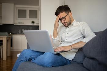 3 Rookie Retirement Savings Mistakes to Avoid in 2024: https://g.foolcdn.com/editorial/images/758927/man-20s-laptop-holding-head-gettyimages-1433371688.jpg