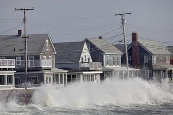 Hurricanes Are More Frequent and Intense. How Will That Affect Beachfront-Property Investing?: https://g.foolcdn.com/editorial/images/740881/beachfront-buffeting.jpg