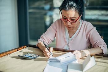 You Only Have 11 Weeks Left to Make These 3 Retirement Moves: https://g.foolcdn.com/editorial/images/750767/woman-reviewing-calculating-studying.jpg