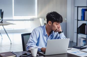 Lost Money on an Investment? Here's What to Do: https://g.foolcdn.com/editorial/images/700229/man-20s-30s-laptop-gettyimages-1166013662.jpg